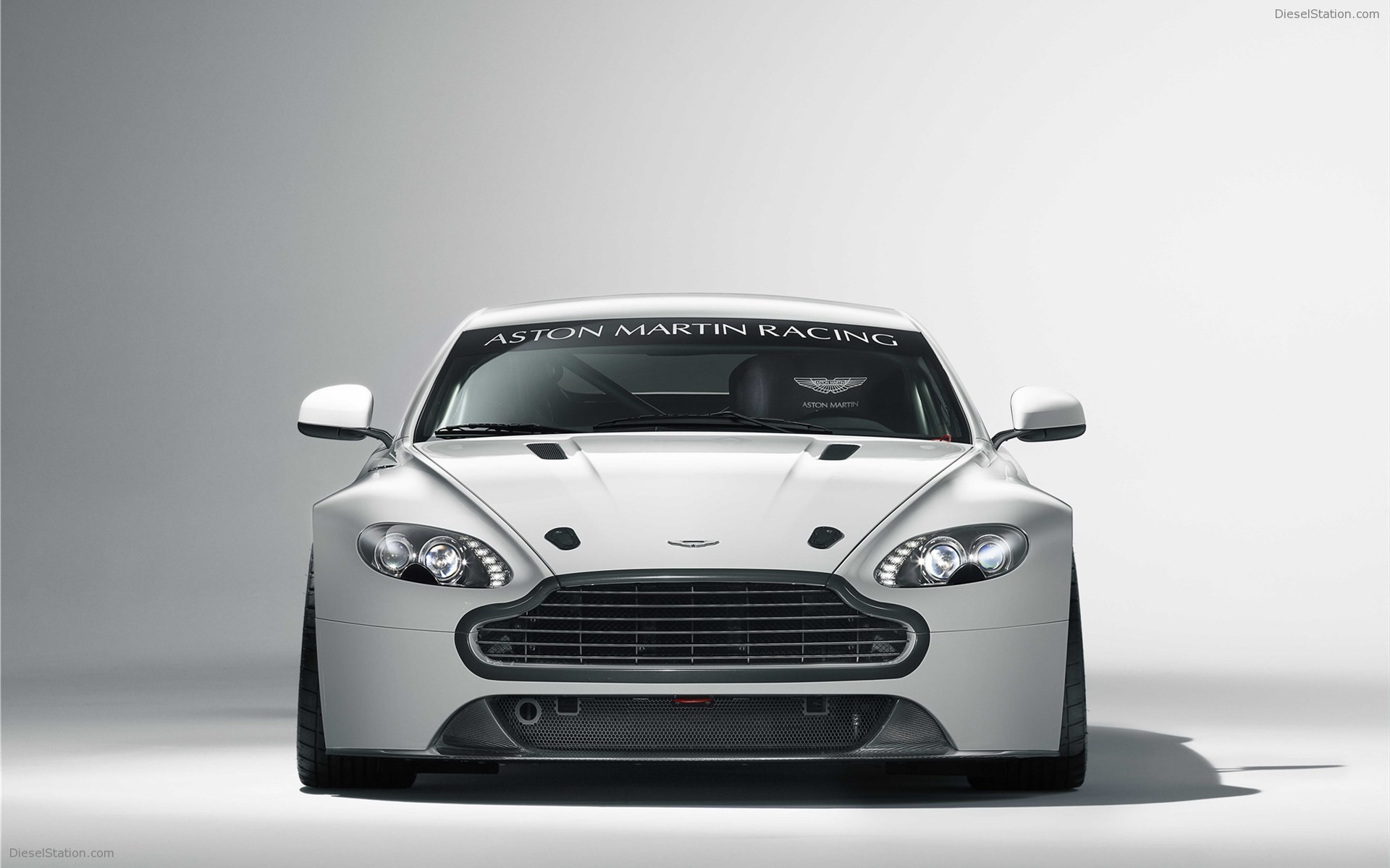 Aston Martin  Vantage GT4 2011